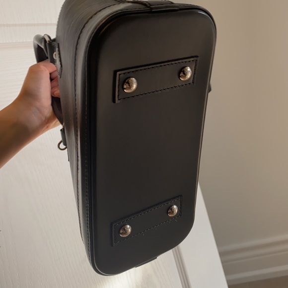 SOLD / Louis Vuitton alma bb with bag charm - Picture 6 of 8